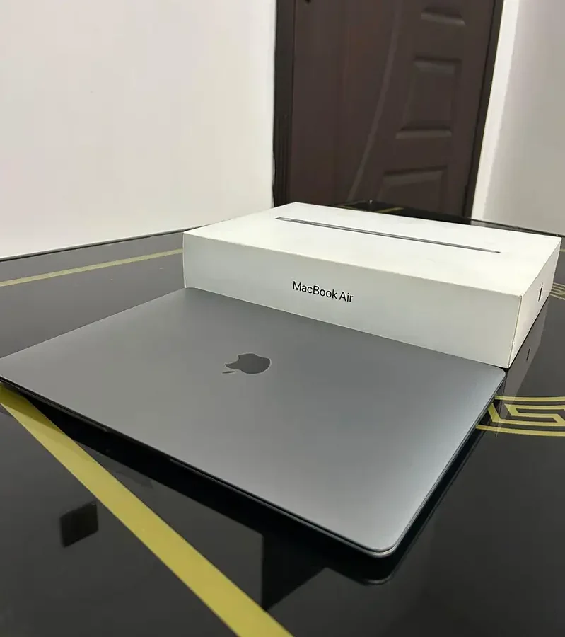 Apple MacBook Air M1 | 8GB Unified RAM | 256GB SSD | 13.3″ Retina Display | Box Available