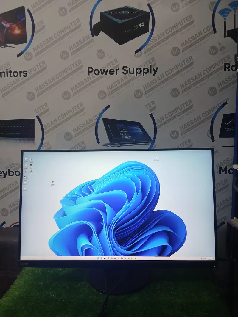 Monitor - 32 Inch - Borderless Monitor for Sale