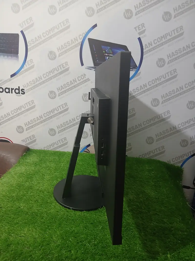 Monitor - 32 Inch - Borderless Monitor for Sale