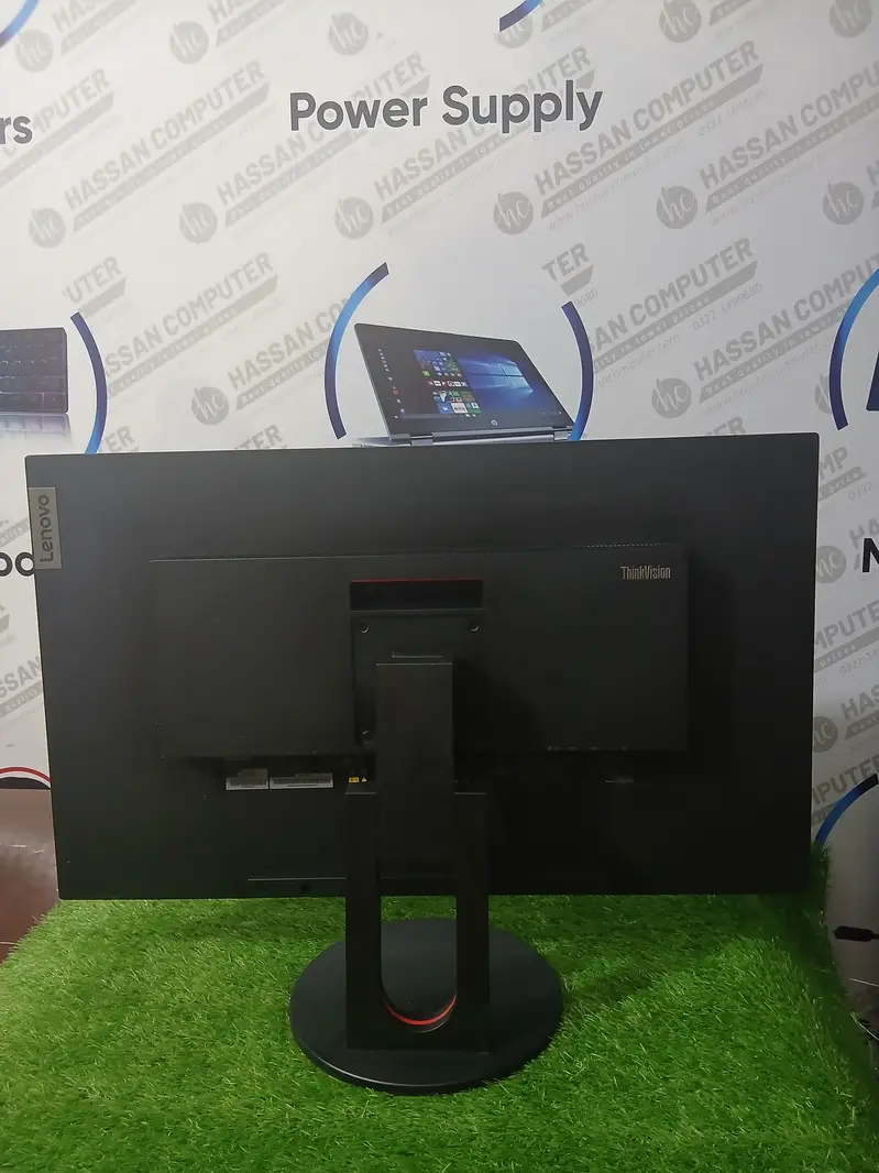 Monitor - 32 Inch - Borderless Monitor for Sale