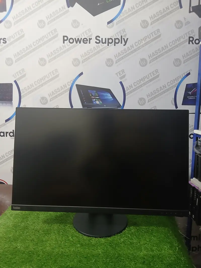 Monitor - 32 Inch - Borderless Monitor for Sale
