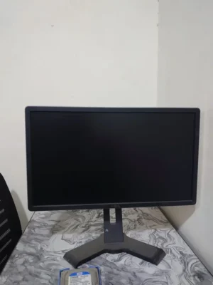 Dell 24″ Monitor x2
