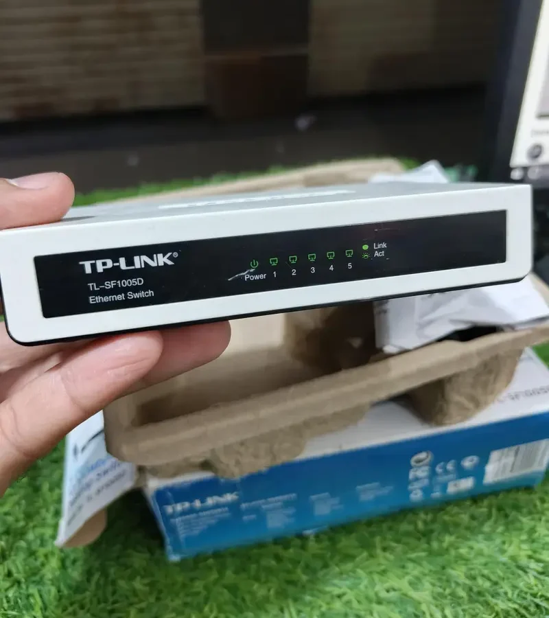 Tplink 5-Port Desktop Switch TL-SF1005D Brand new Box Pack UK imported