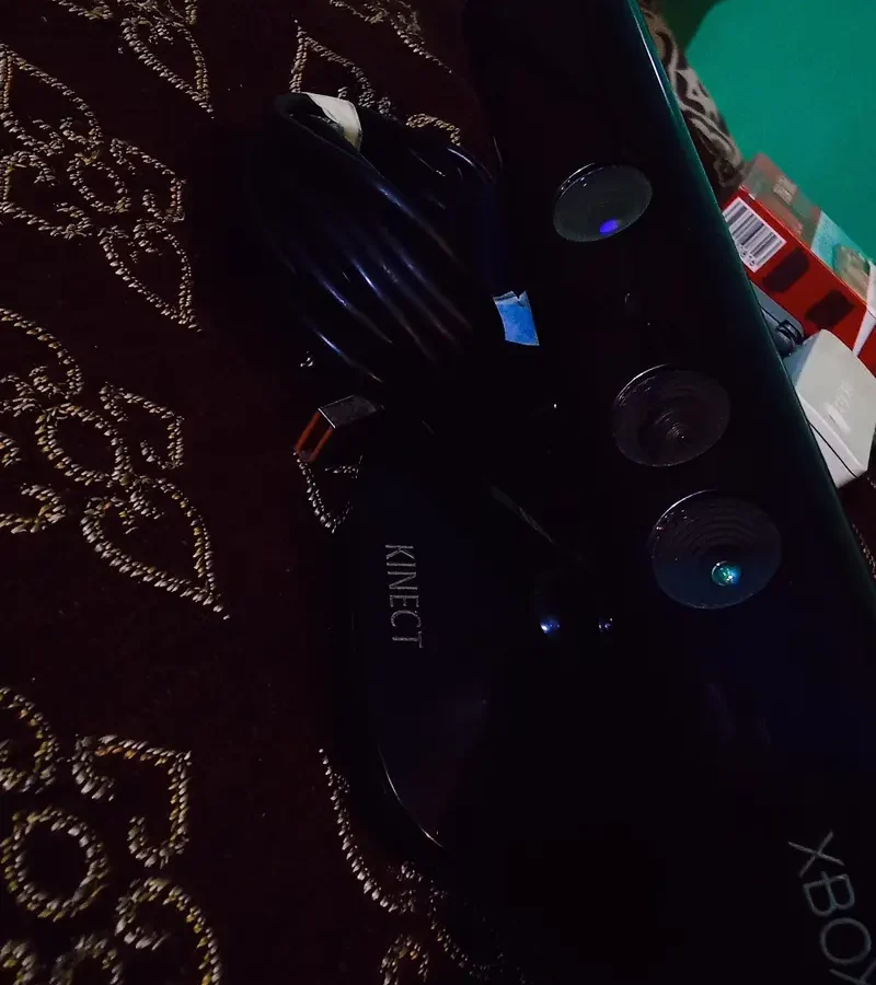 Xbox 360 Kinect (Original) with Xbox Network Adapter