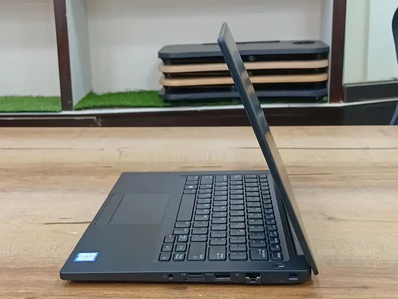 Dell Latitude - Core i7 - Intel 8th Generation - 8GB RAM - SSD for Sale in Karachi