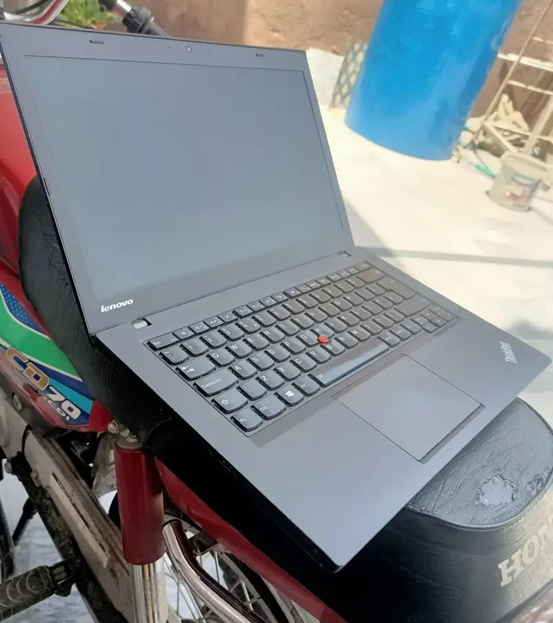 Lenovo 8th Gen Business Laptop | 8GB DDR4 RAM | 6-Hour Battery | Type-C Fast Charging Support