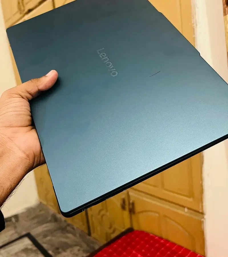 Lenovo Yoga AI 7