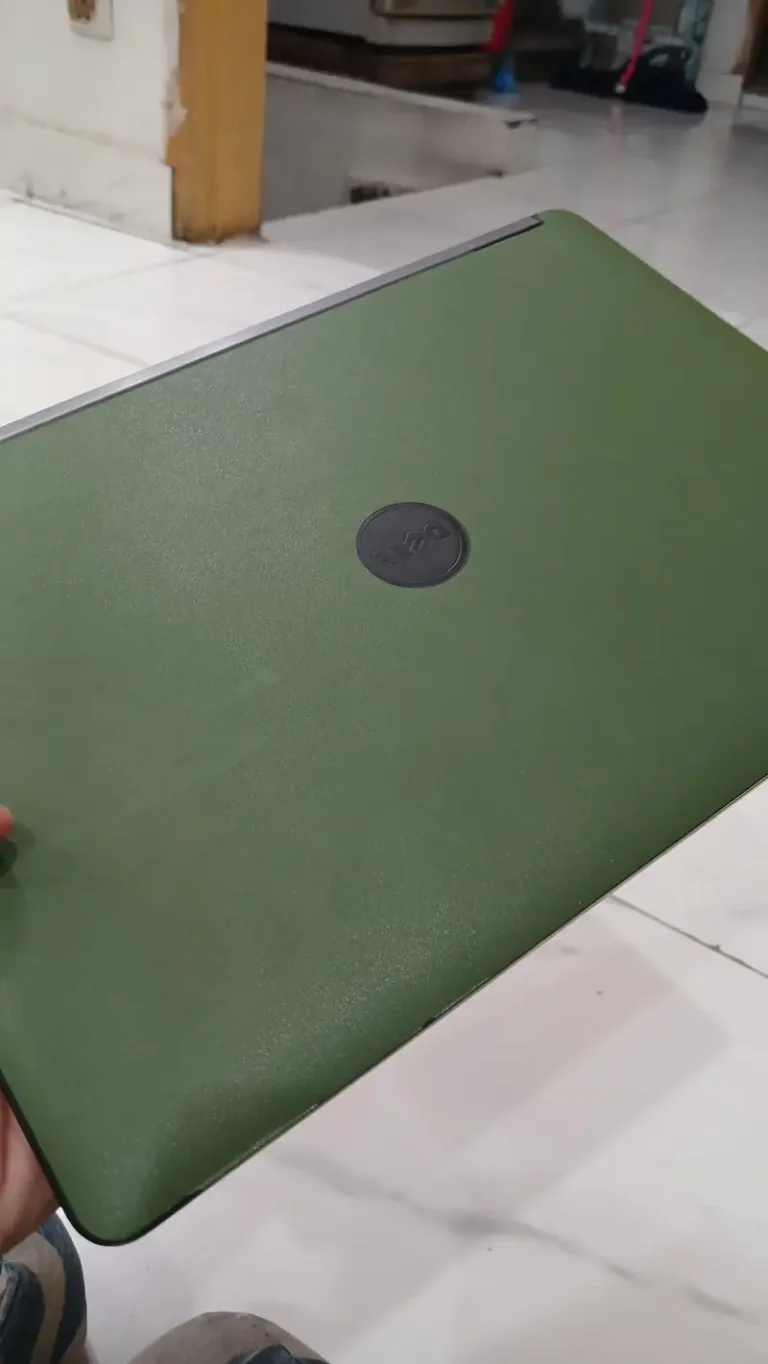 Laptop/Dell Latitude e7270/ 8/256