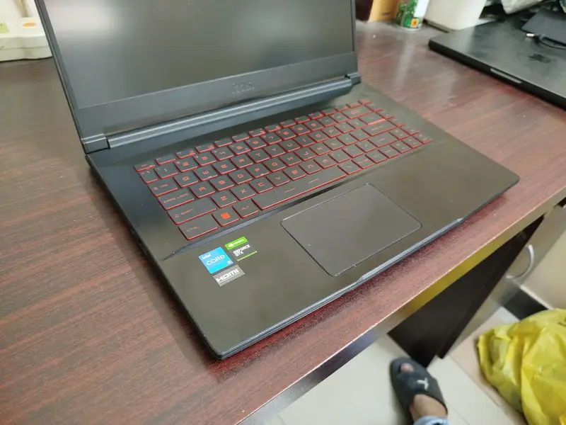 611758982-800x600