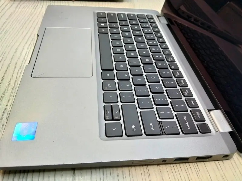 612203493-800x600