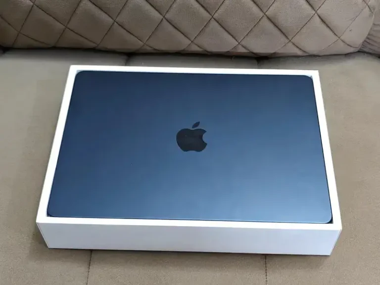 MacBook Air 14” M2 | 16GB Ram | 1TB SSD | 10/10 Condition