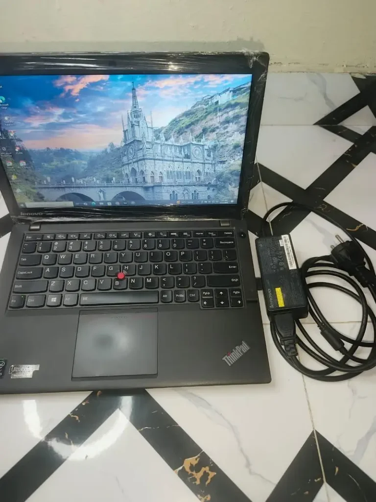 Lenovo ThinkPad X240 | Core i5 | 8GB RAM | Dual Battery
