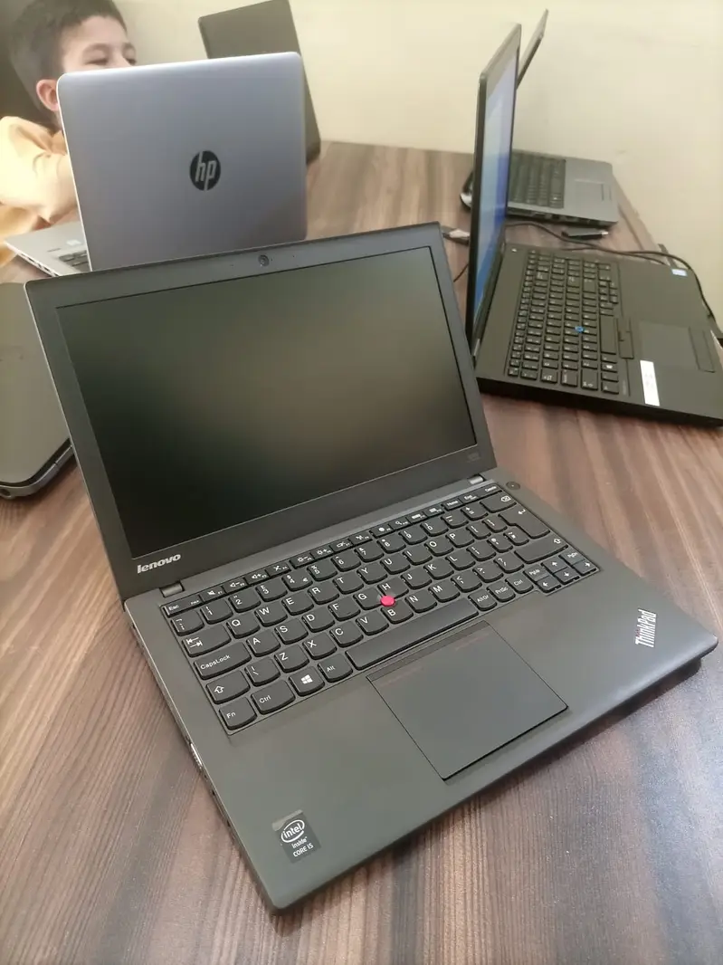 613682525-800x600