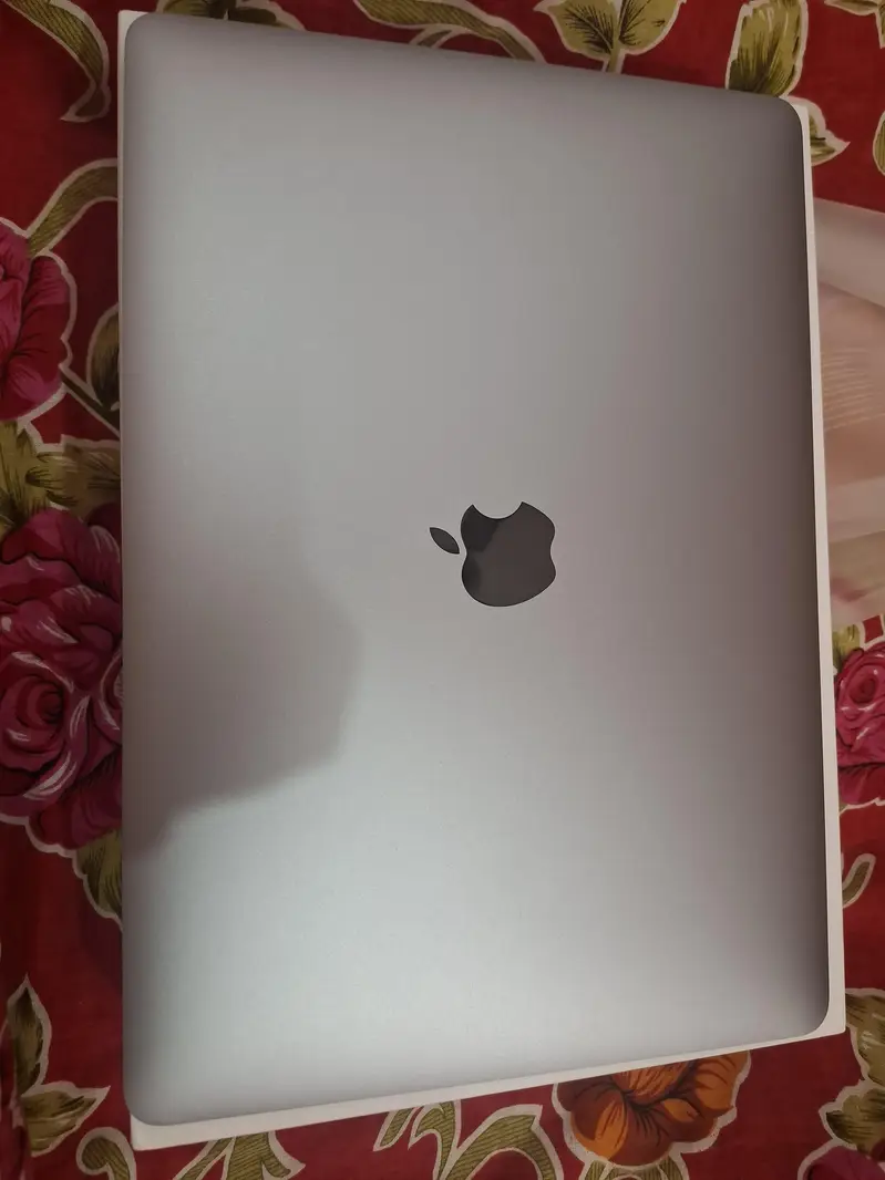 Apple MacBook Air - 8GB RAM - SSD for Sale in Okara