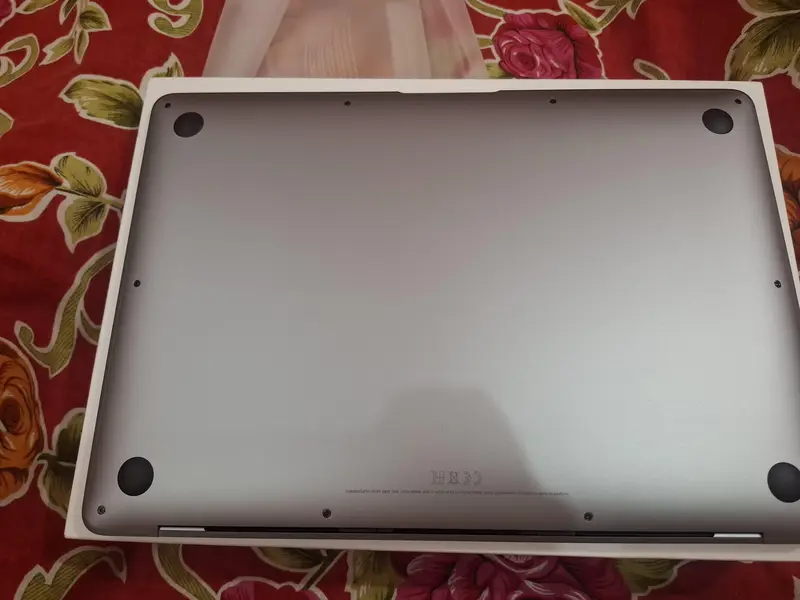 Apple MacBook Air - 8GB RAM - SSD for Sale in Okara