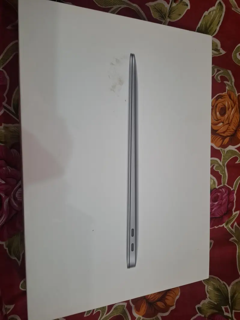Apple MacBook Air - 8GB RAM - SSD for Sale in Okara