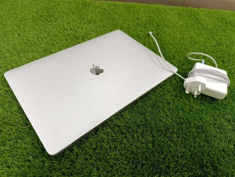 Macbook Pro 2019, 16″, Core i7,32GB RAM, 512GB SSD,4GB Radeon Graphics