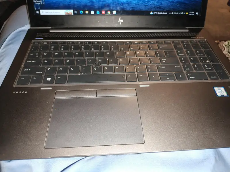 615010987-800x600