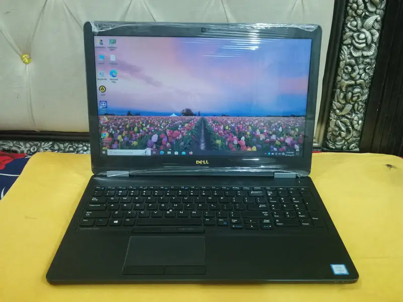 Dell Latitude 5570 ( i5 6th 8GB 256GB Nvme 2GB Radeon 15.6 IPS )