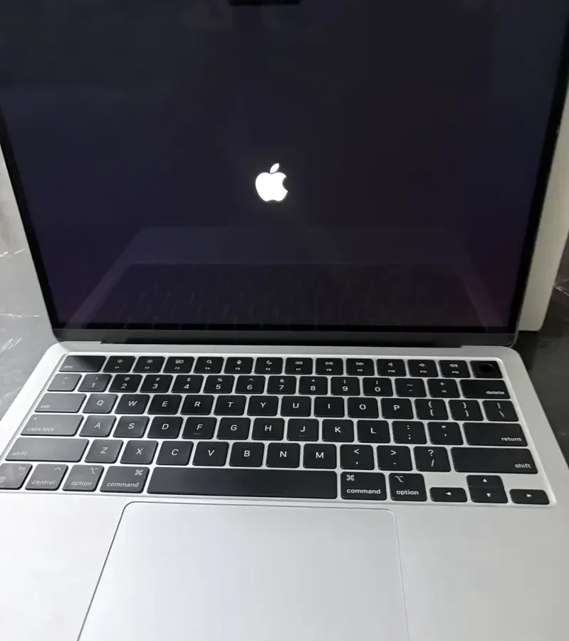 Apple MacBook Pro 13” 2022 | M2 | 16GB RAM | 256GB SSD