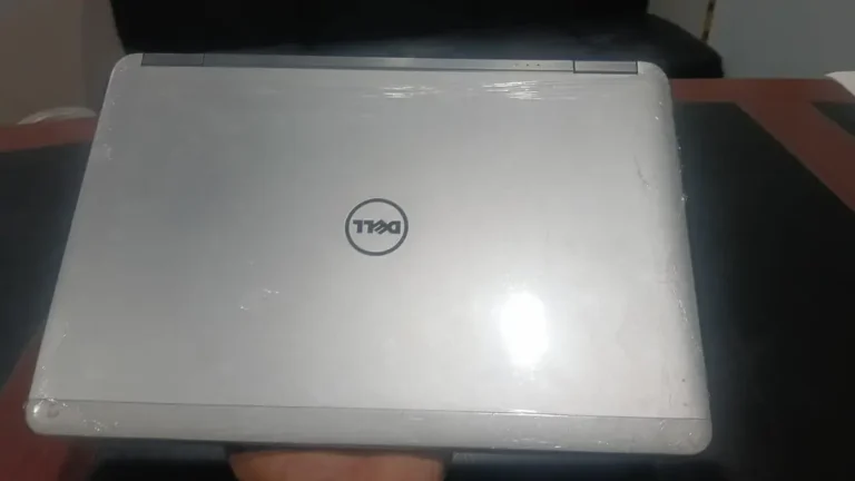 “Dell Latitude E7240 i7 8GB HHD battery Excellent”