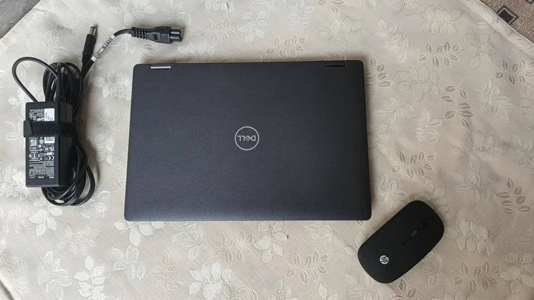 latitude 5300 2 in 1 Window laptop