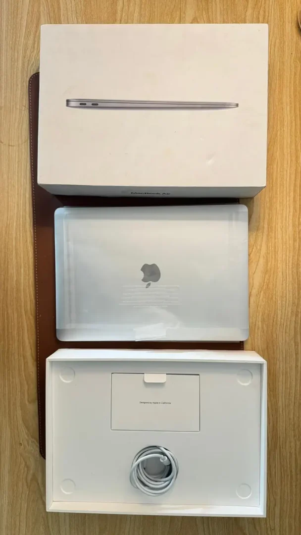 MacBook Air M1 (8-Core CPU/7-Core GPU) | 8GB/256GB | Complete Box