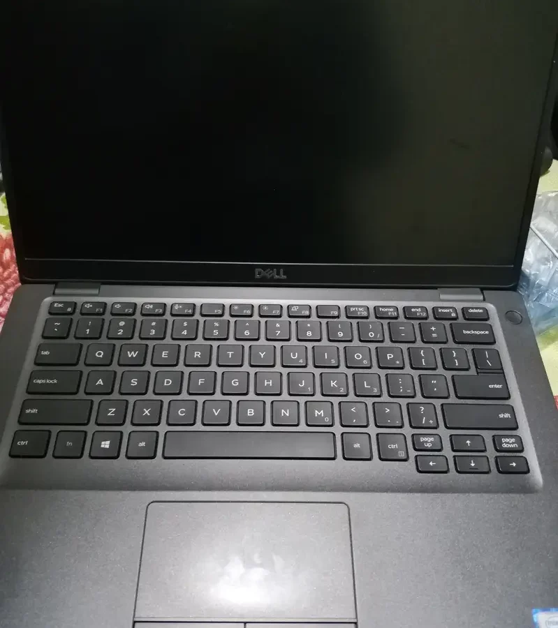 Dell laptop i5 8 generation 8gb ram and 256gb rom ssd