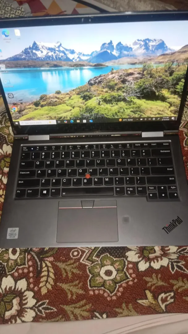 Lenovo Thinkpad X1 yoga core i5 generation touch screen