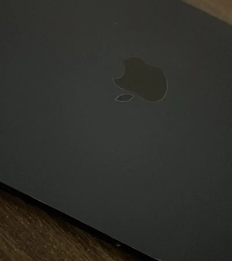 Macbook Air M2 13.6