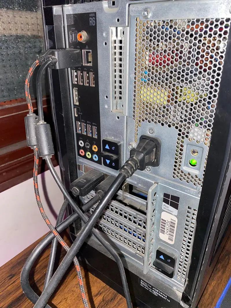 613618255-800x600