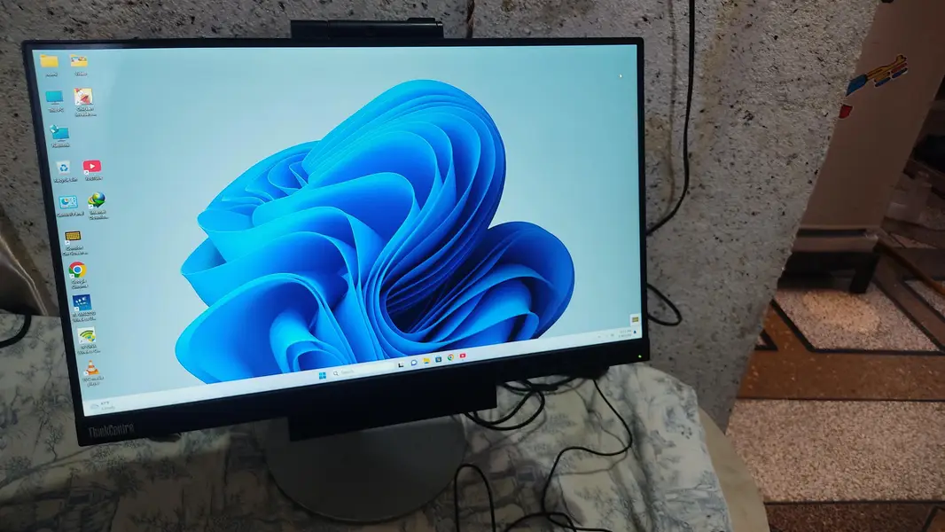 617332780-800x600