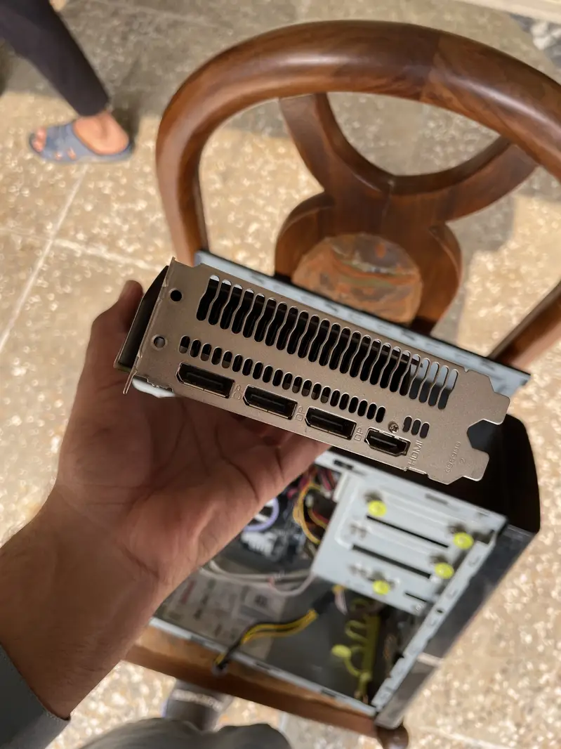 619824025-800x600
