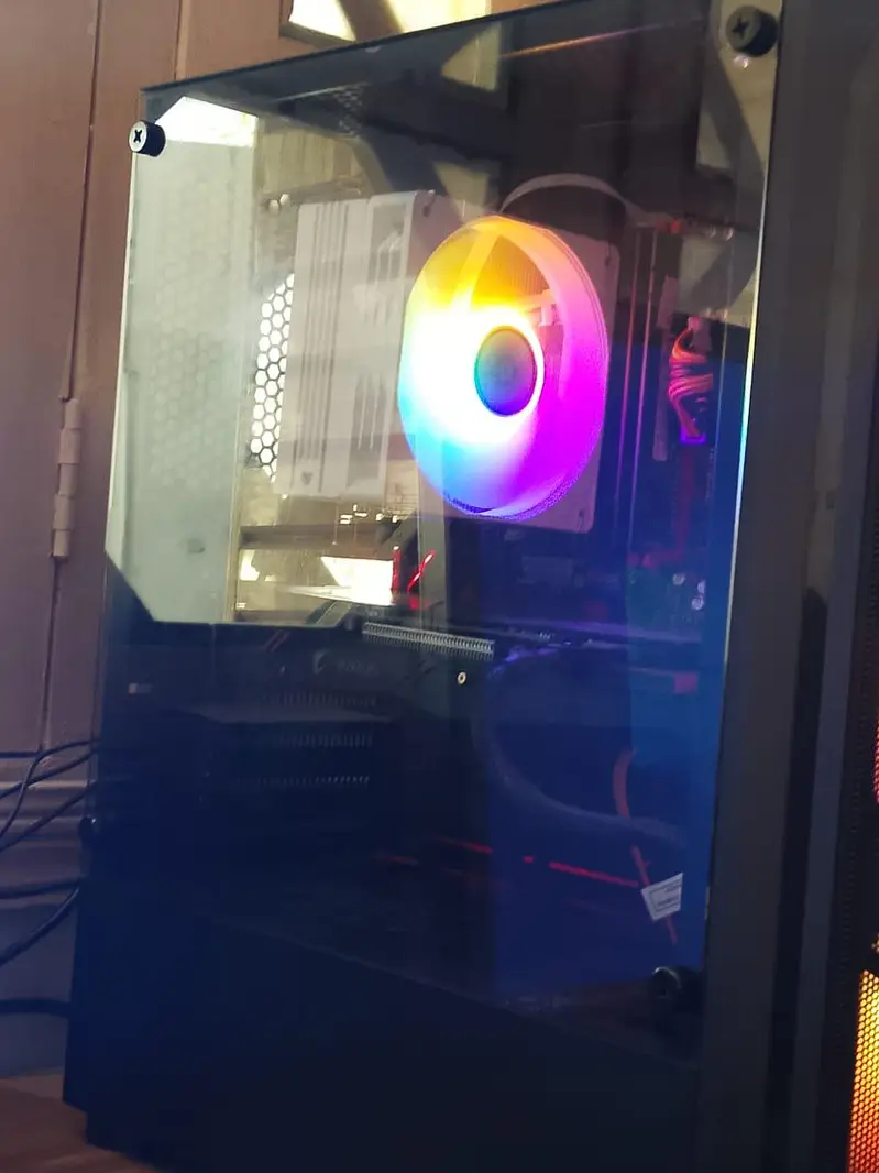 620772785-800x600