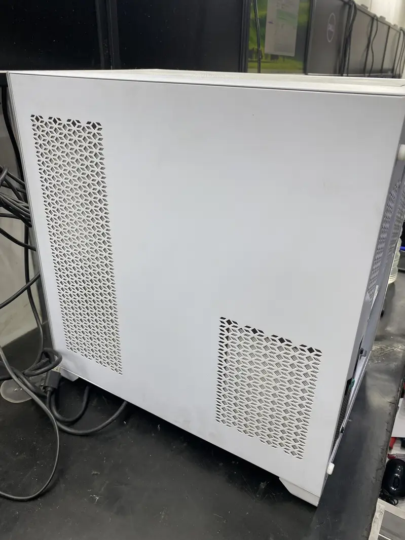 621473395-800x600