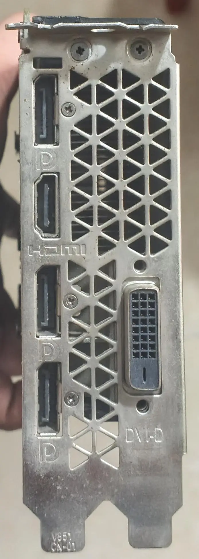 621832961-800x600