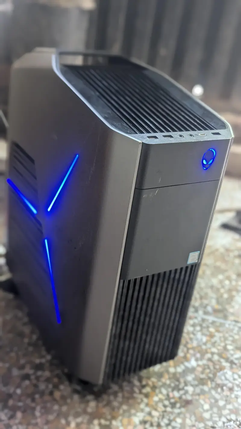 Alienware Aurora R7 i5 8th gen Gaming PC + 8gb w5500 AMD+ LED 27″