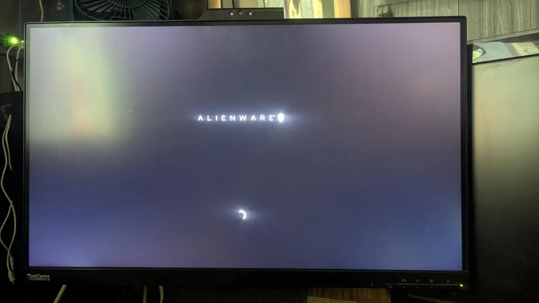 Alienware Aurora R7 i5 8th gen Gaming PC + 8gb w5500 AMD+ LED 27″