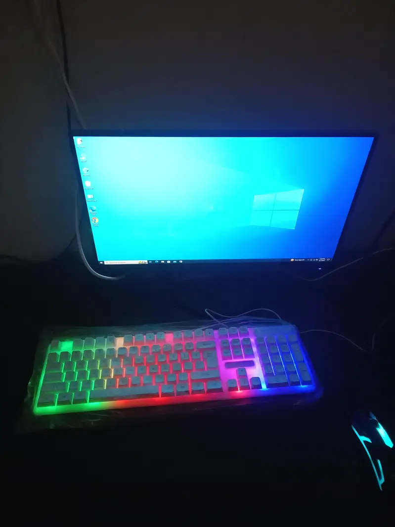 621950775-800x600