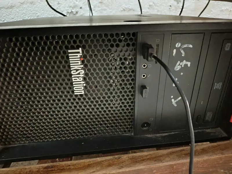623842144-800x600