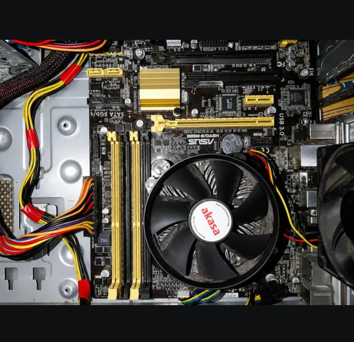 Asus Custom-Built Gaming PC - Core i7 - GeForce GT 730 - 8GB RAM - 128GB SSD for Sale in Karachi