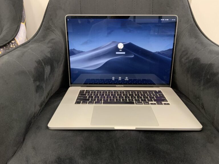 Apple MacBook Pro - Apple M4 - 16GB RAM - 256GB SSD for Sale in Lahore