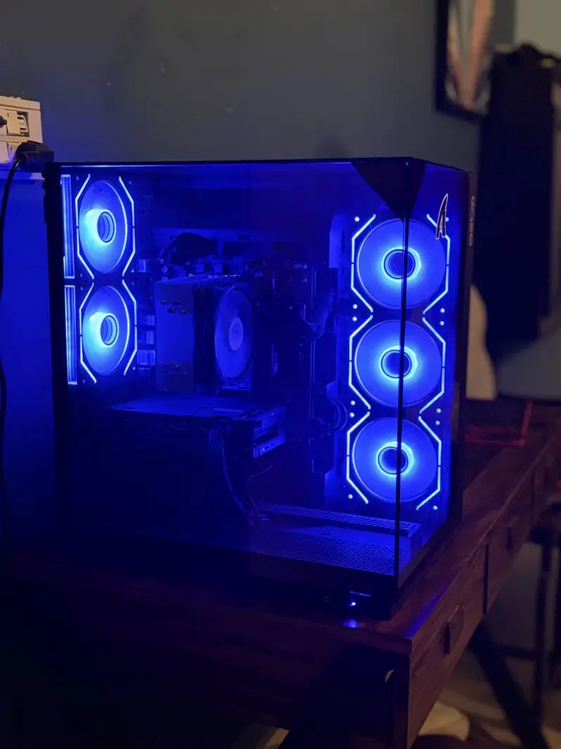 Gaming PC – AMD Ryzen 5 – Radeon RX 9060 XT – 32GB RAM – 1TB SSD for Sale in Karachi