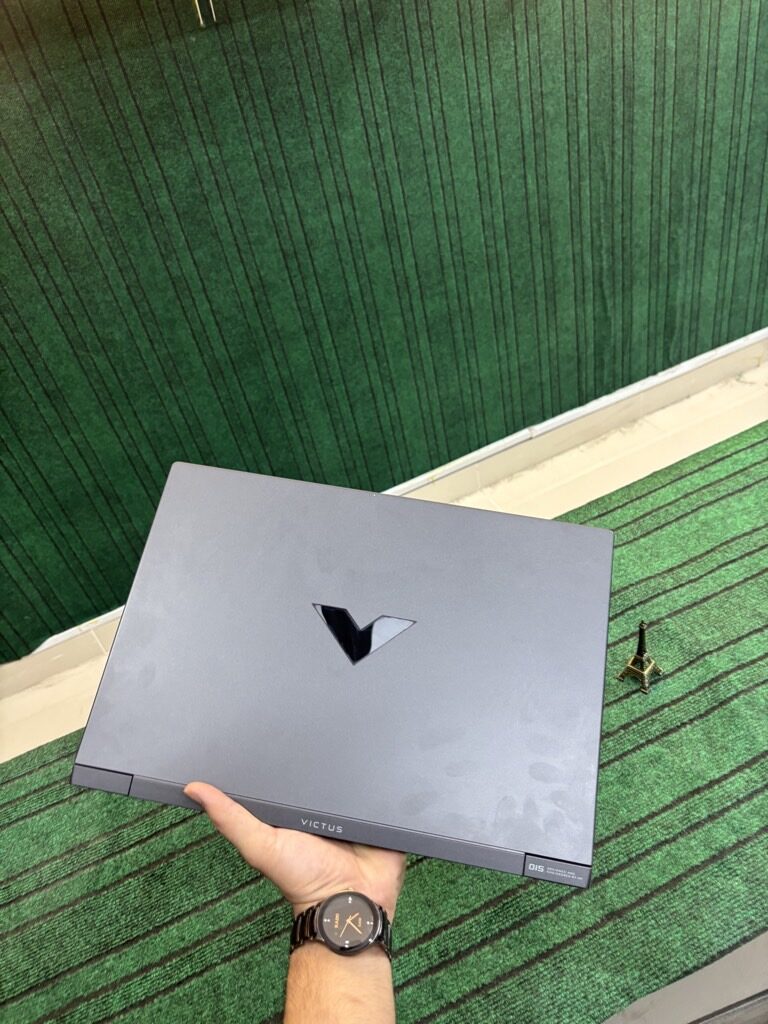 HP Victus