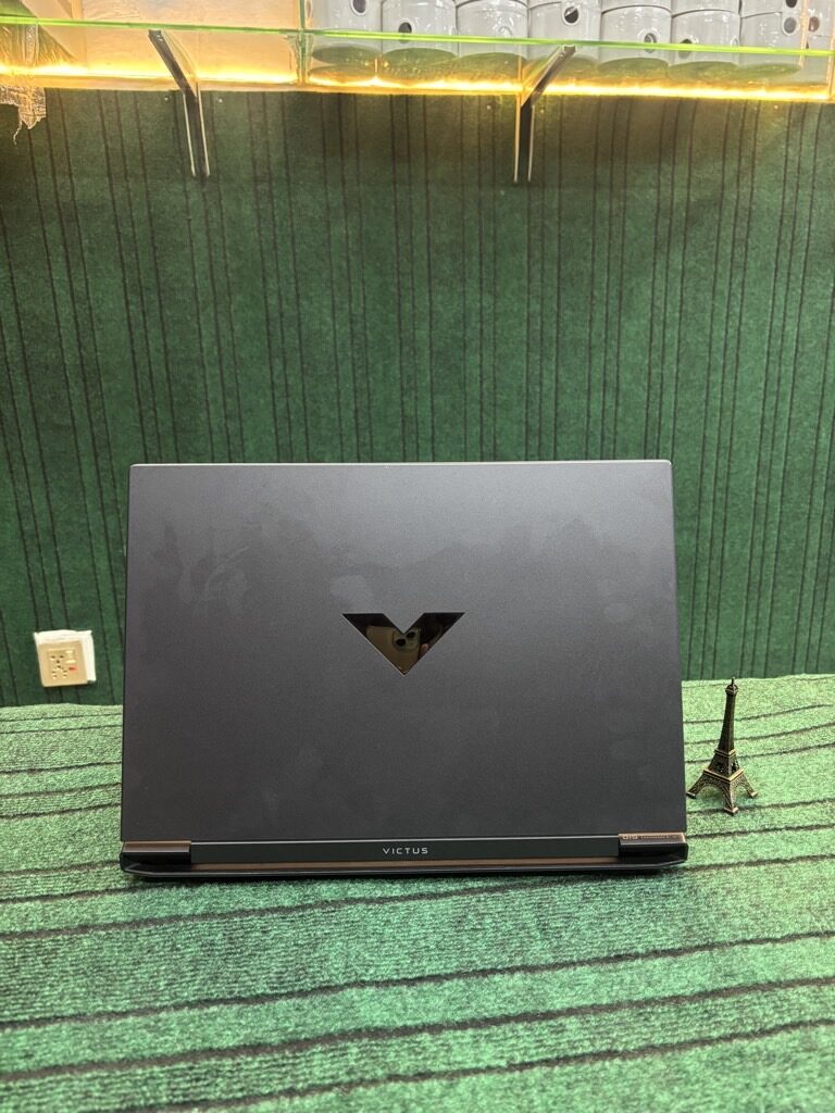 HP Victus